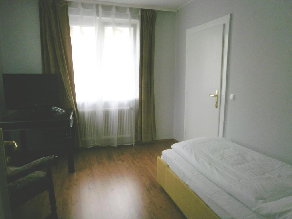 Stadtvilla Auerhahn Vöcklabruck Δωμάτιο φωτογραφία